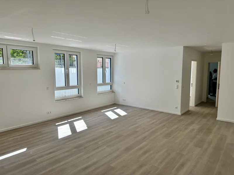 Bezugsfreie, helle Souterrainwohnung in ruhiger und gehobener Lage von Berlin-Wilhelmstadt — photo 1